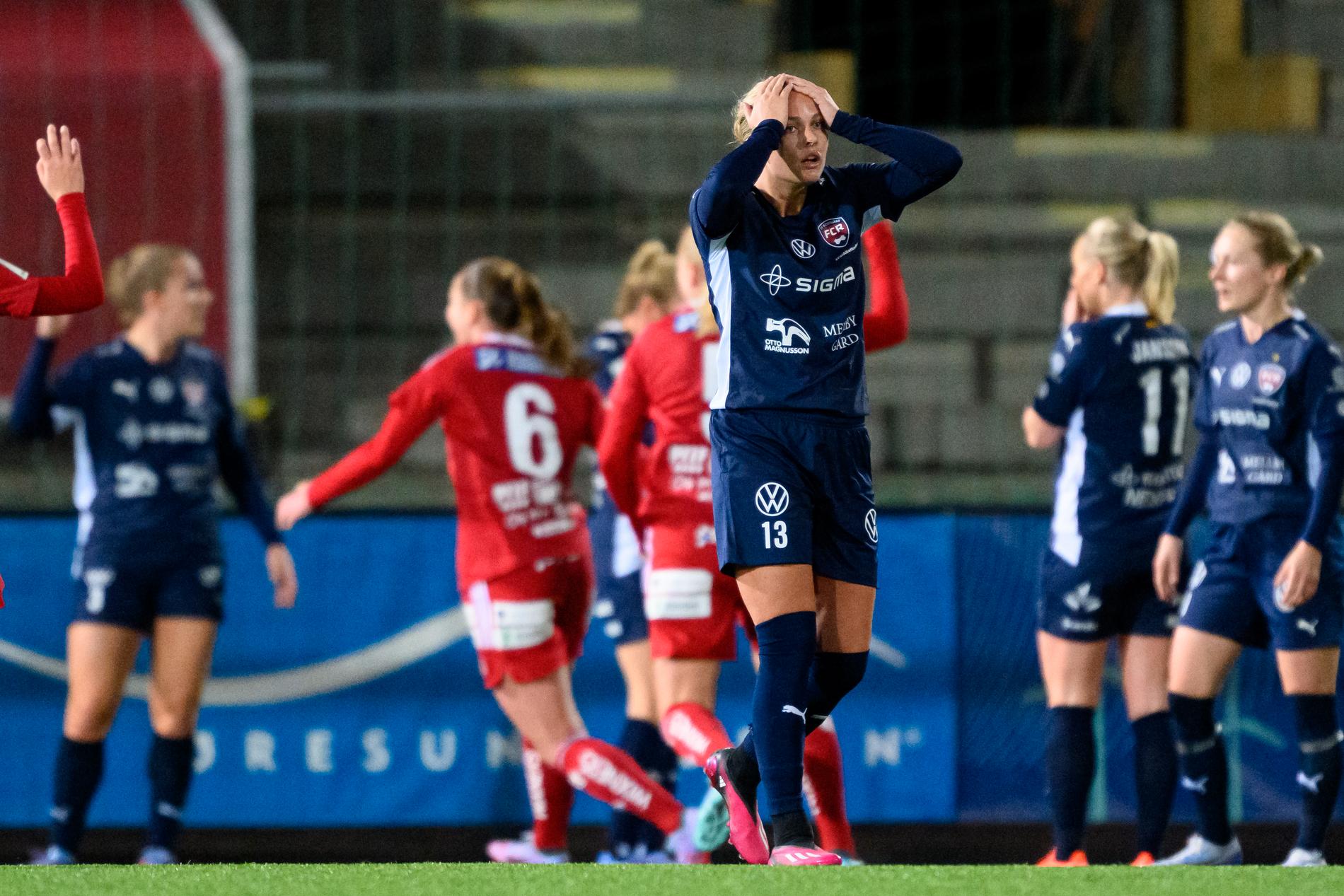 FC Rosengårds Olivia Holdt deppar.