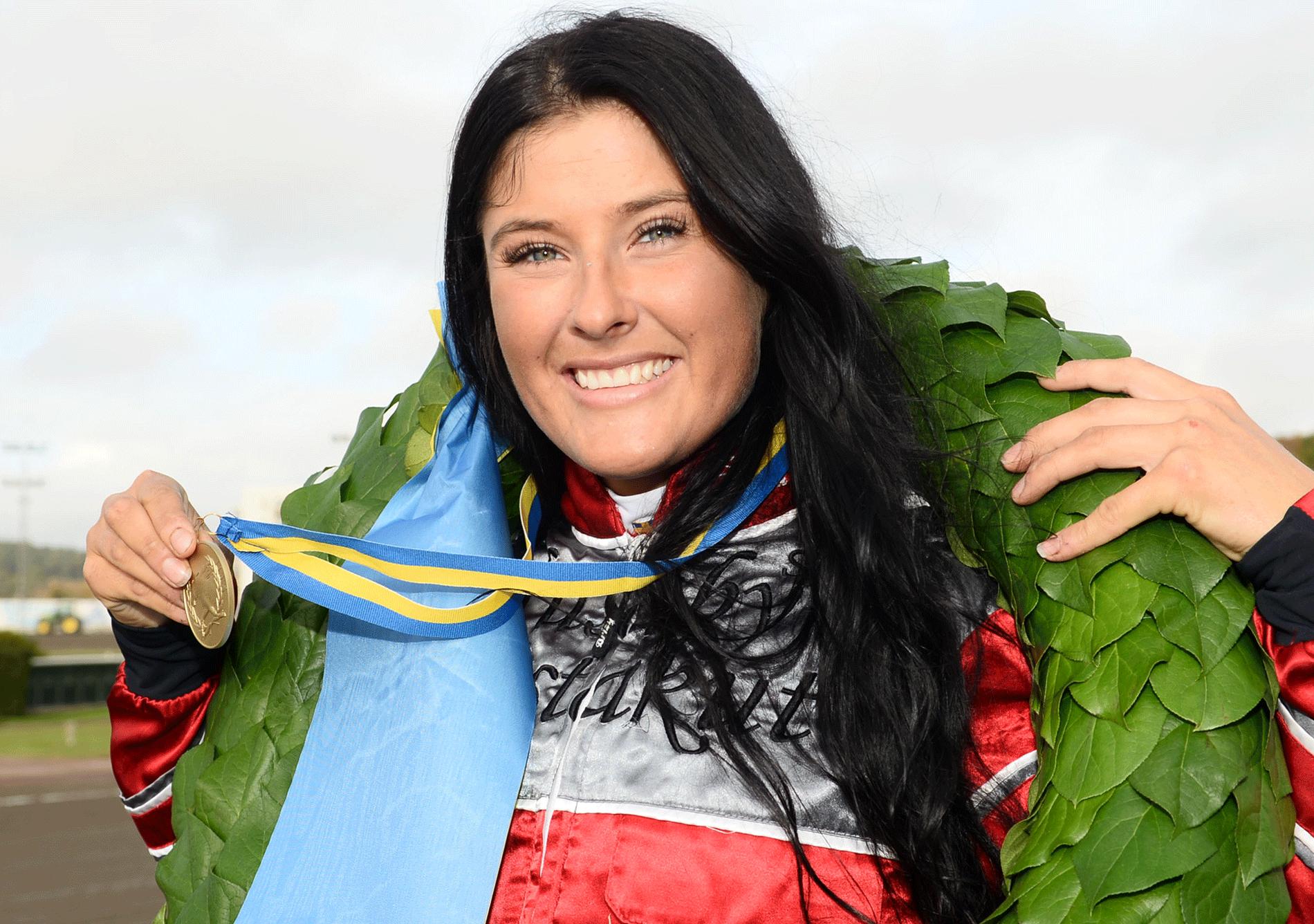 Sofia Adolfsson, 26, tog dubbla SM-guld på Åby i lördags
