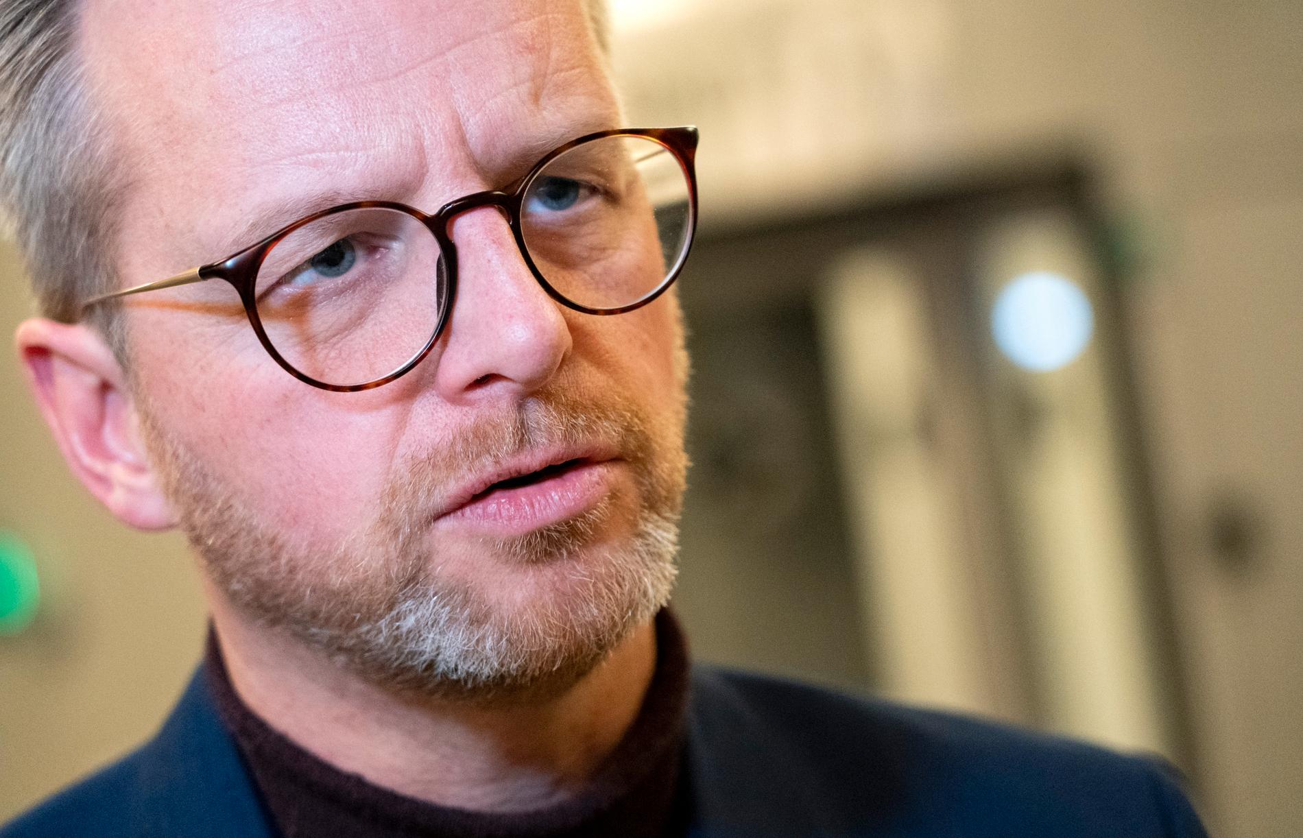 – Malmö får inte stå ensamt, säger Inrikesminister Mikael Damberg (S) efter ett besök hos Malmöpolisen.