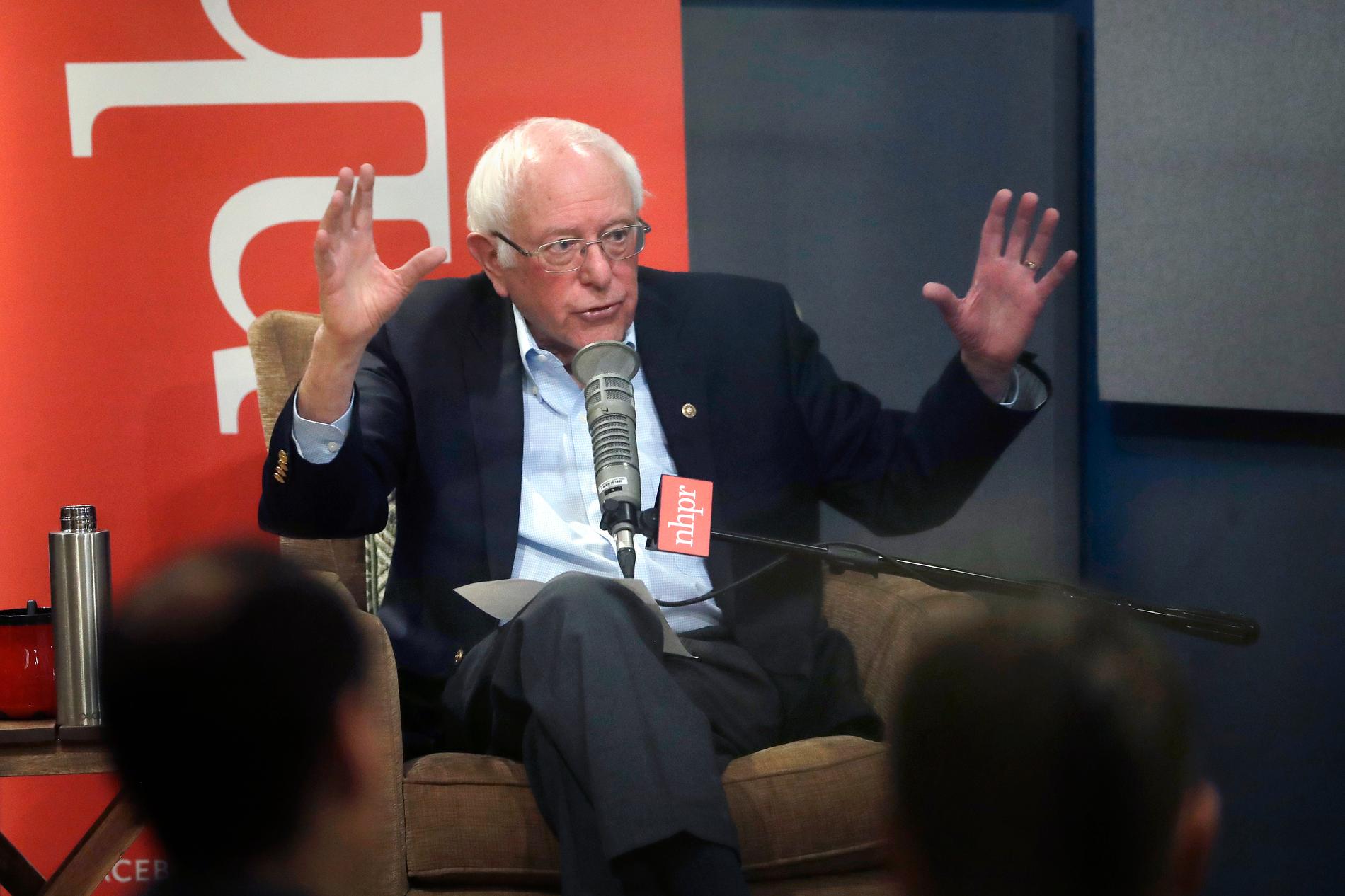 Den demokratiska presidentaspiranten och Vermontsenatorn Bernie Sanders talar i Concord i New Hampshire.