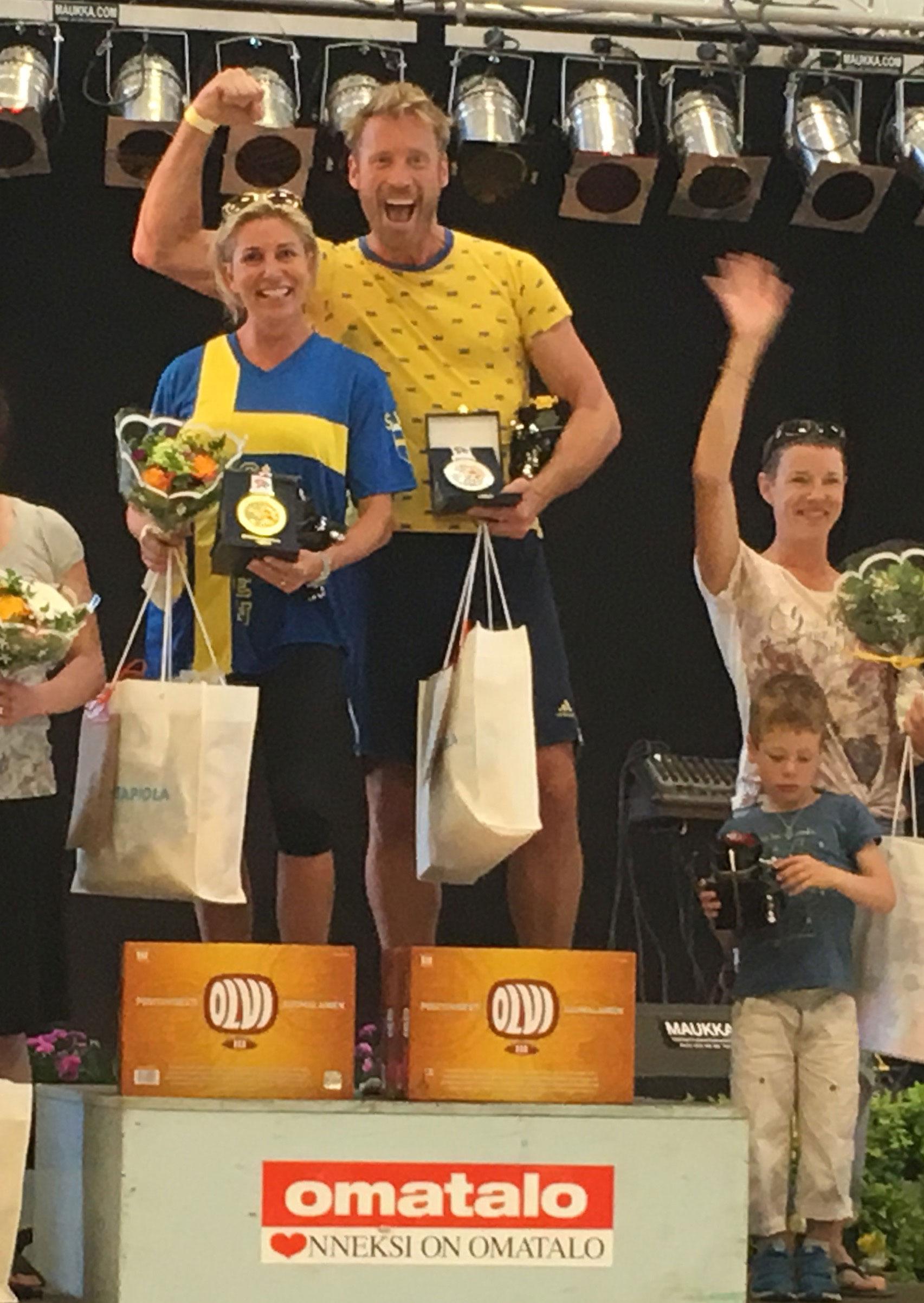 Ann Wilson och Pierre Leander överst på prispallen i finländska Sonkajärvi.