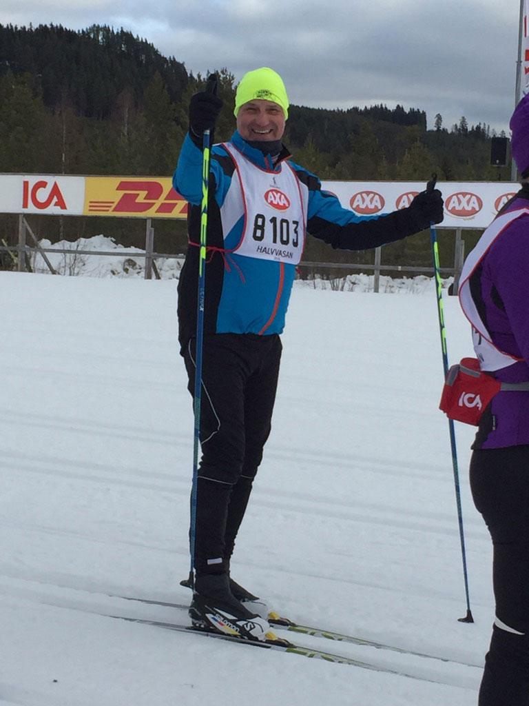 Travtränaren Jan-Olov Persson laddar för start.