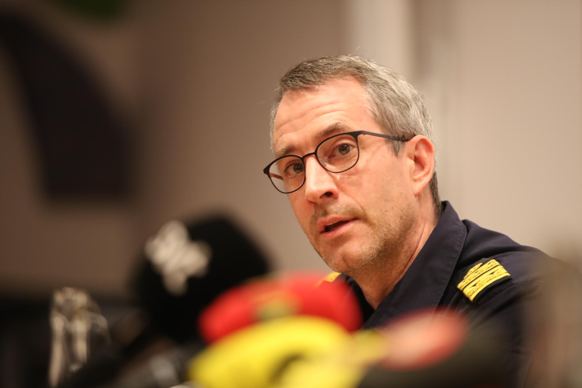 Pär Cederholm, lokalpolisområdeschef i Hässleholm, håller pressträff om explosionen på Hässleholms Tekniska skola.