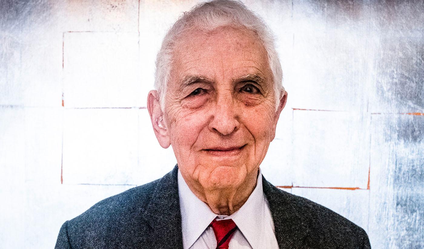 Daniel Ellsberg har avlidit, 92 år gammal. 1971 var han visselblåsaren bakom ”The Pentagon papers”, 7000 sidor om Vietnam-kriget som publicerades i New York Times. 