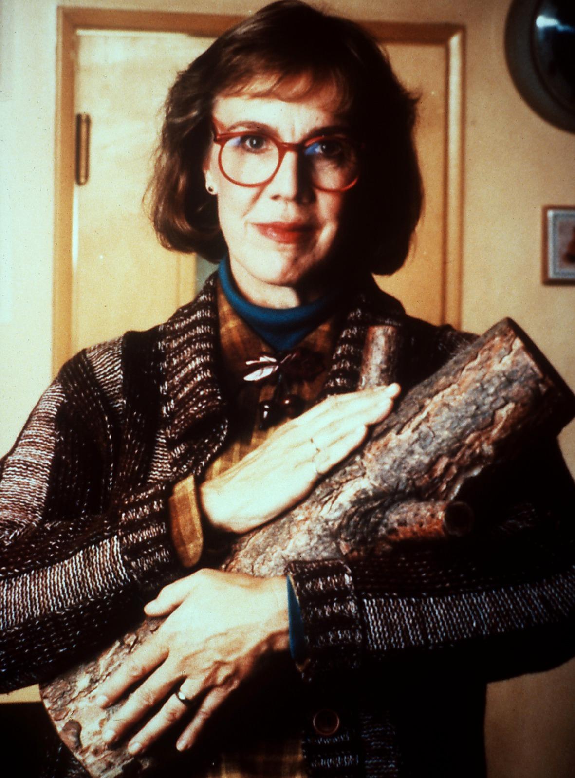 Catherine E Coulson som ”The log lady”.