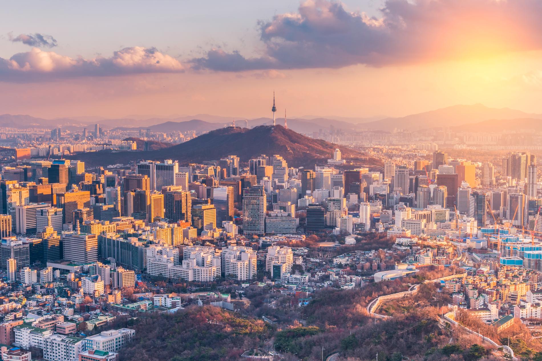 Seoul är en enorm stad med över 10 miljoner invånare. 