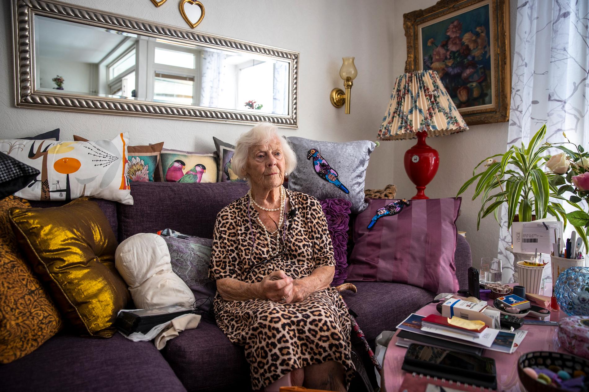Inga-Britt Glader, 95, vill flytta från Malmö till ett servicehus i Stockholm. 