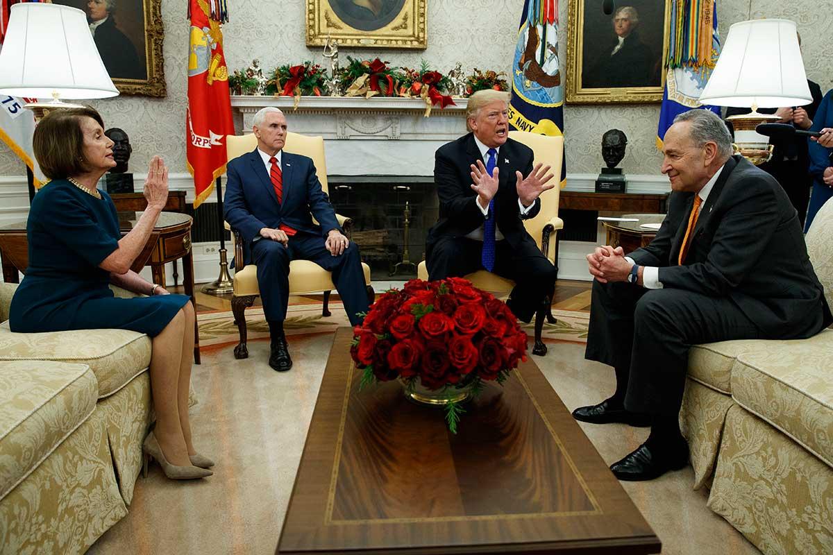 President Donald Trump träffade i dag de ledande demokraterna Nancy Pelosi och Chuck Schumer i Ovala rummet.