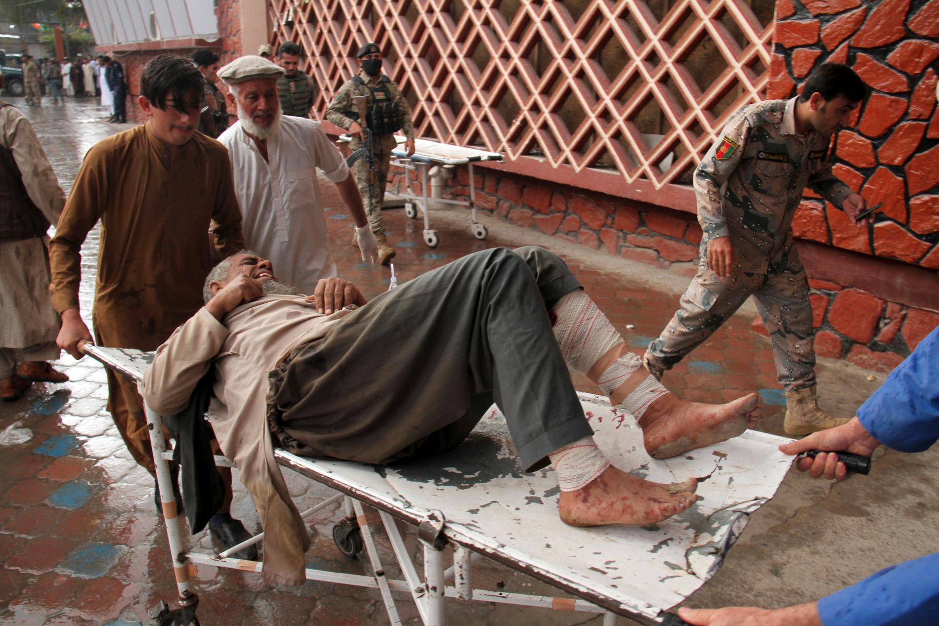 Fler än 60 personer dödades i en attack mot en moské i Afghanistan på fredagen.