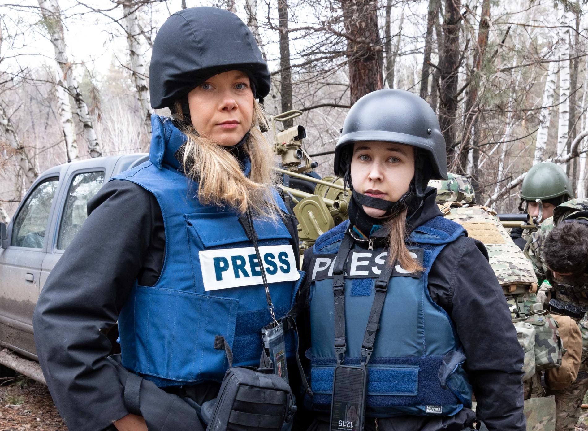 Aftonbladets reporter Emelie Svensson och fotograf Nora Savosnick, på plats i Ukraina. 
