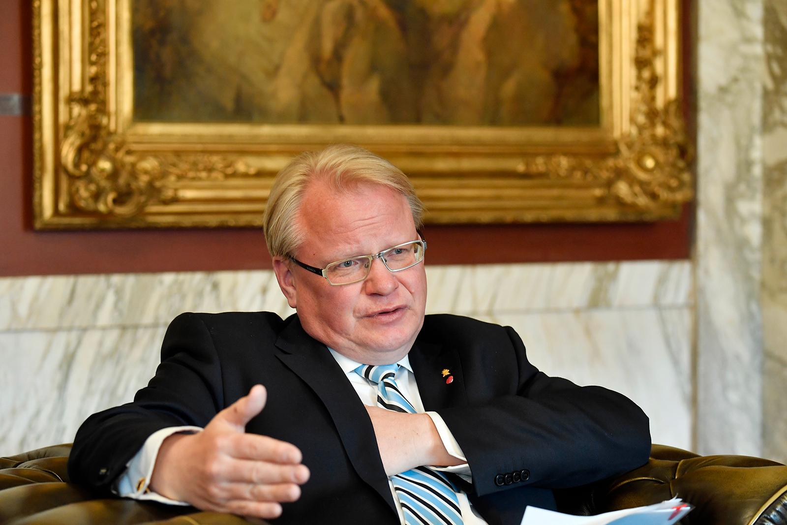 Peter Hultqvist (S), försvarsminister.