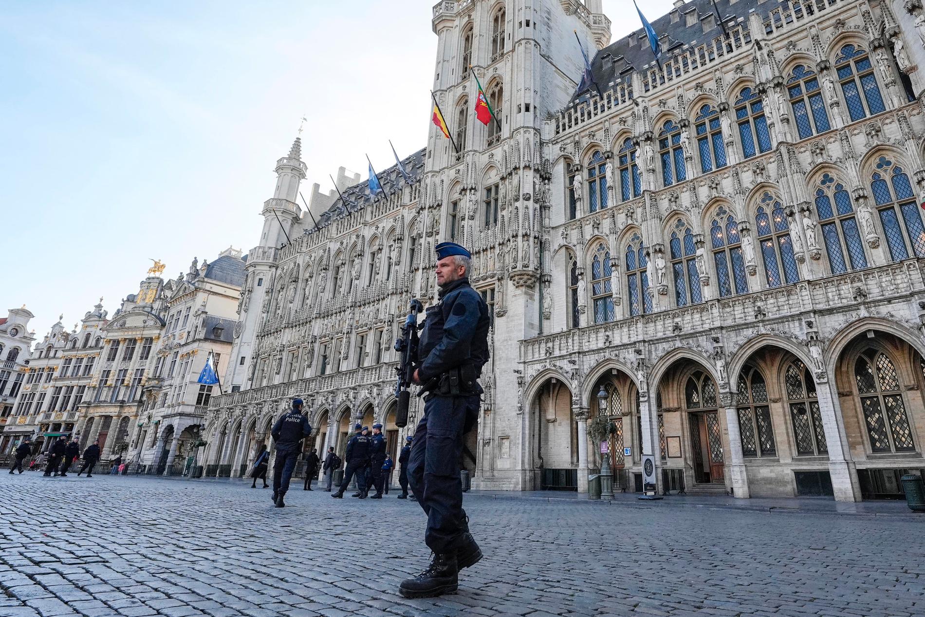 Belgisk polis söker en man efter medierapporter om att han planerat en attack. Arkivbild.