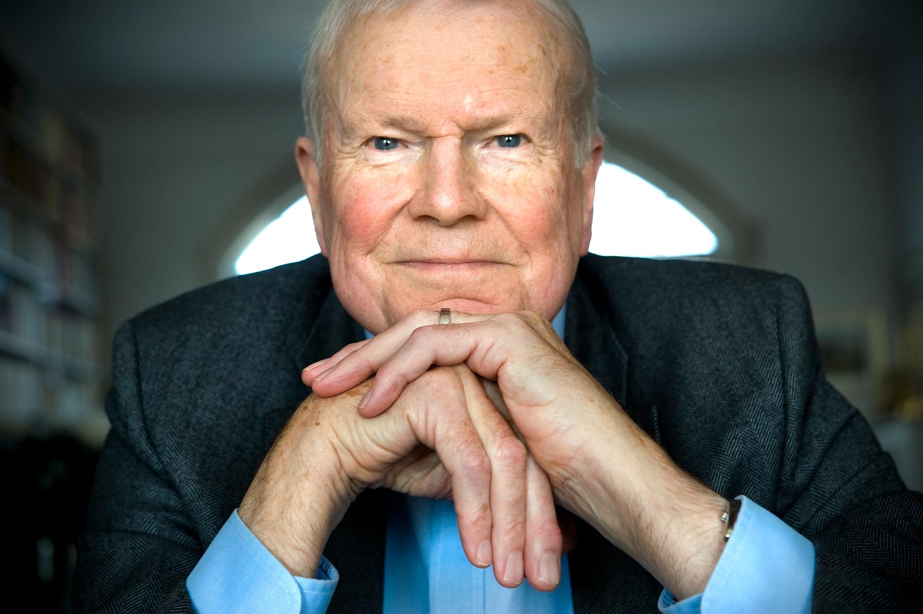 Författaren och akademiledamoten Kjell Espmark har avlidit. Han blev 92 år.