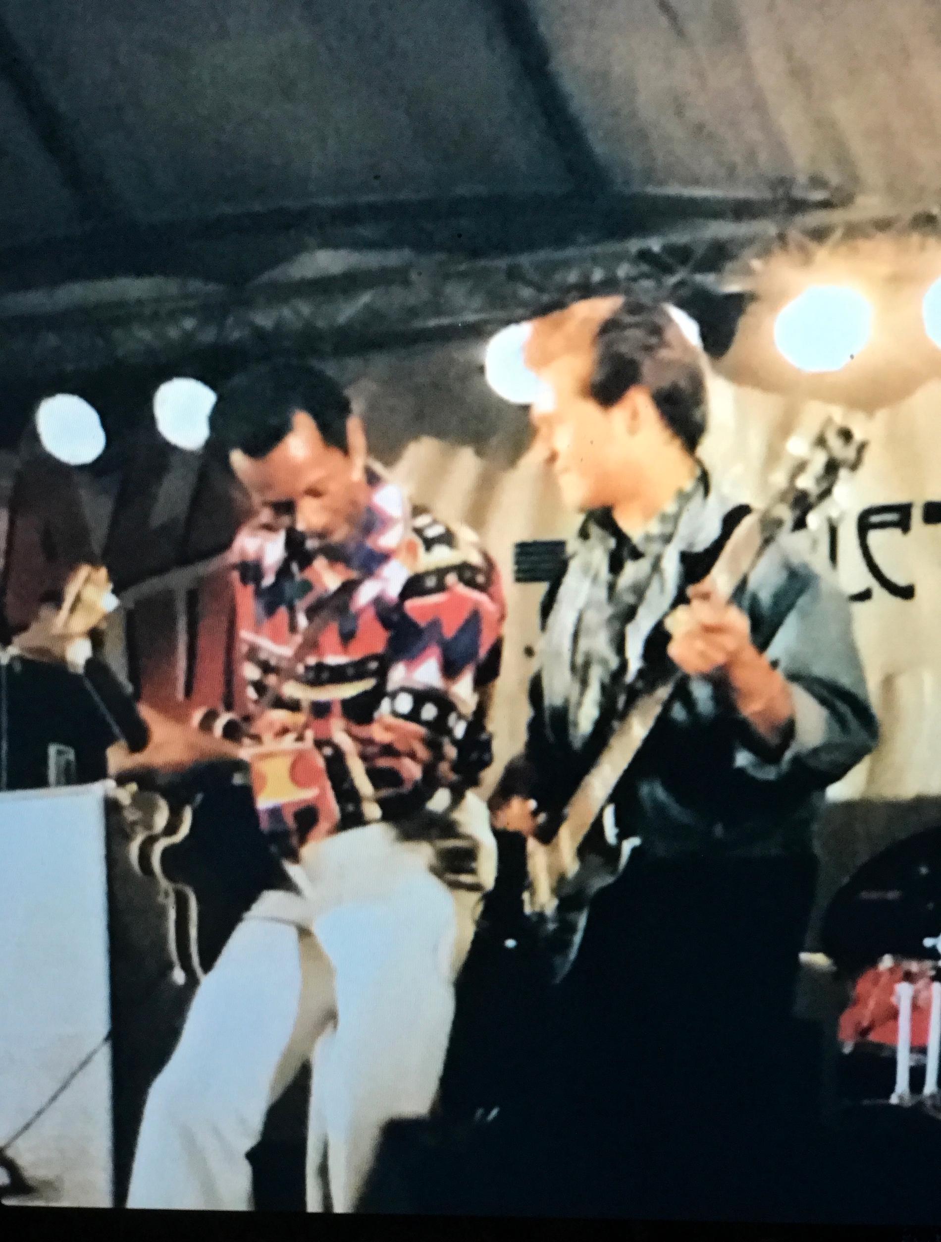 Bild från en av de fyra spelningar som Peter Jezewski gjorde med Chuck Berry 1989 när han var i Sverige.