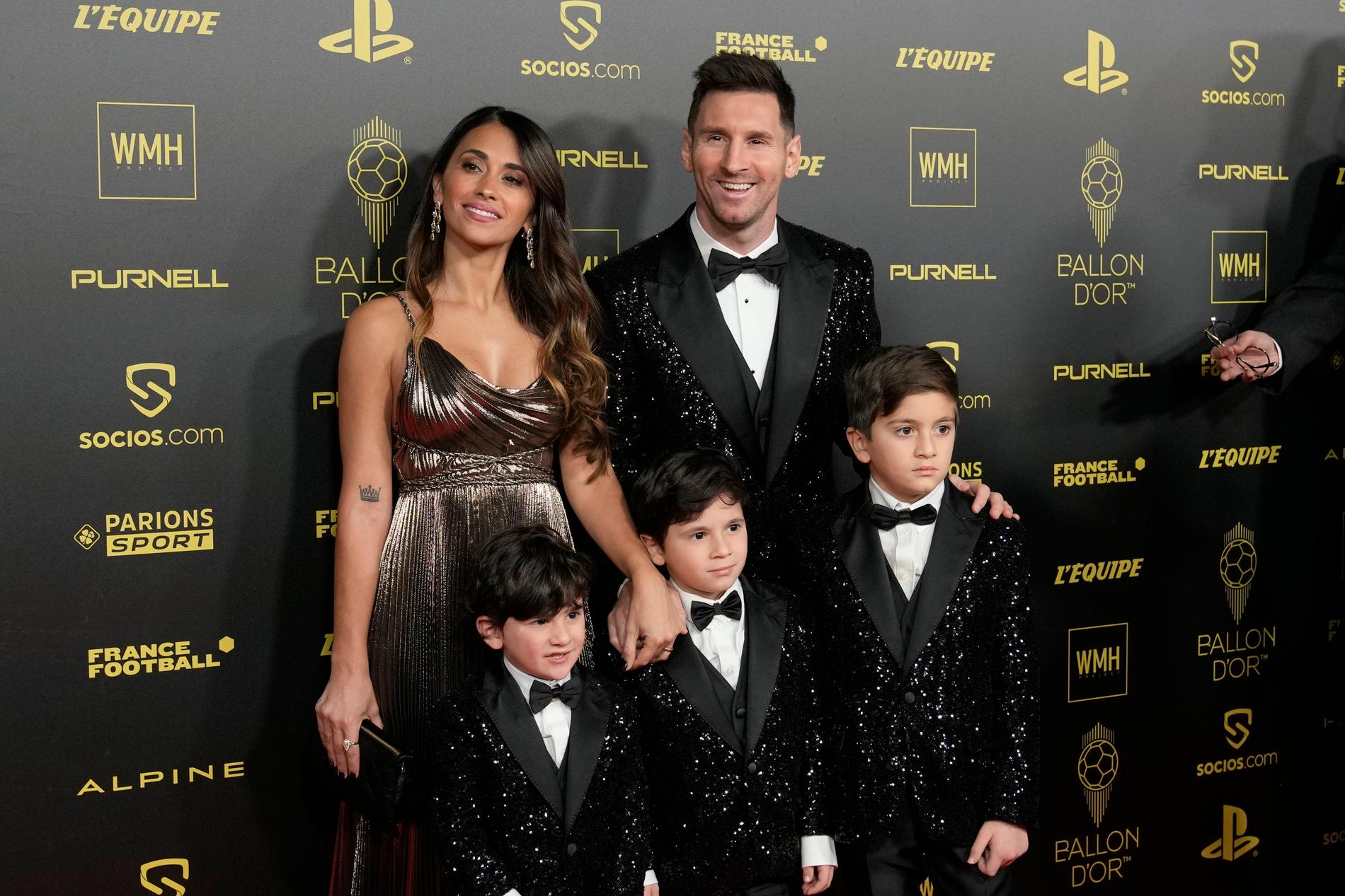 Leo Messi med familjen. 