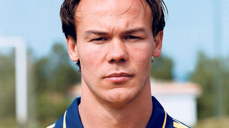Joachim Björklund gjorde under sin spelarkarriär 78 landskamper och var proffs i bland annat England, Spanien och Italien.