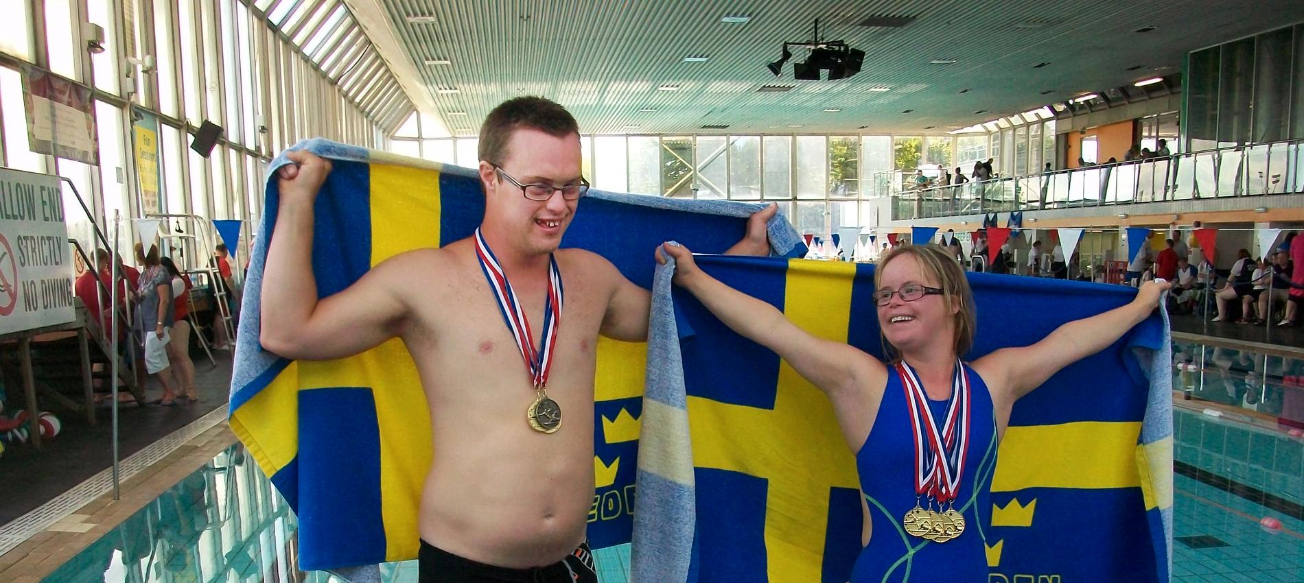 När det var VM i Mexiko för simmare med downs syndrom så satte hon världsrekord på 25 meter bröstsim och fixade även fyra europarekord.