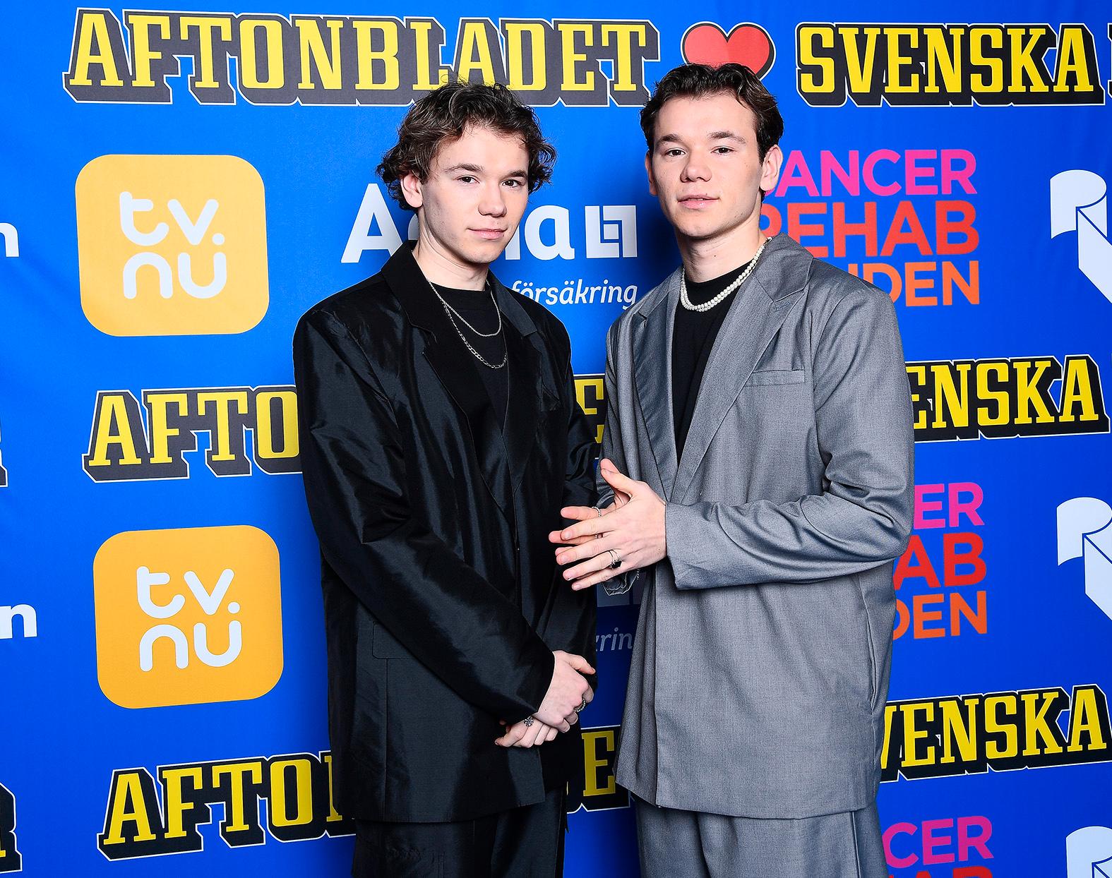  Norska tvillingarna Marcus och Martinus inledde årets gala med sin tolkning av ”Heroes”.