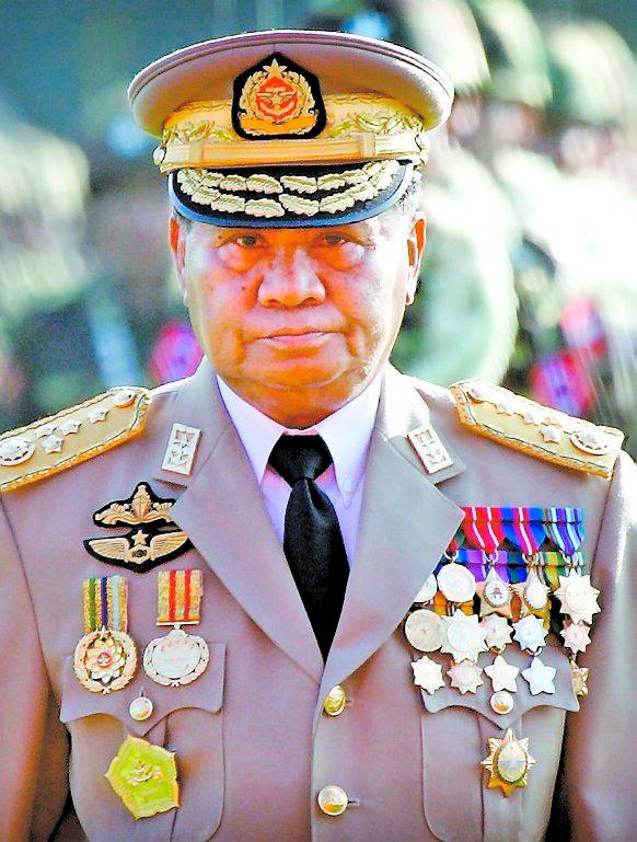 DIKTATORN Generalen Than Shwe, 74. En bondgrabb som nu har styrt Burma i 15 år.