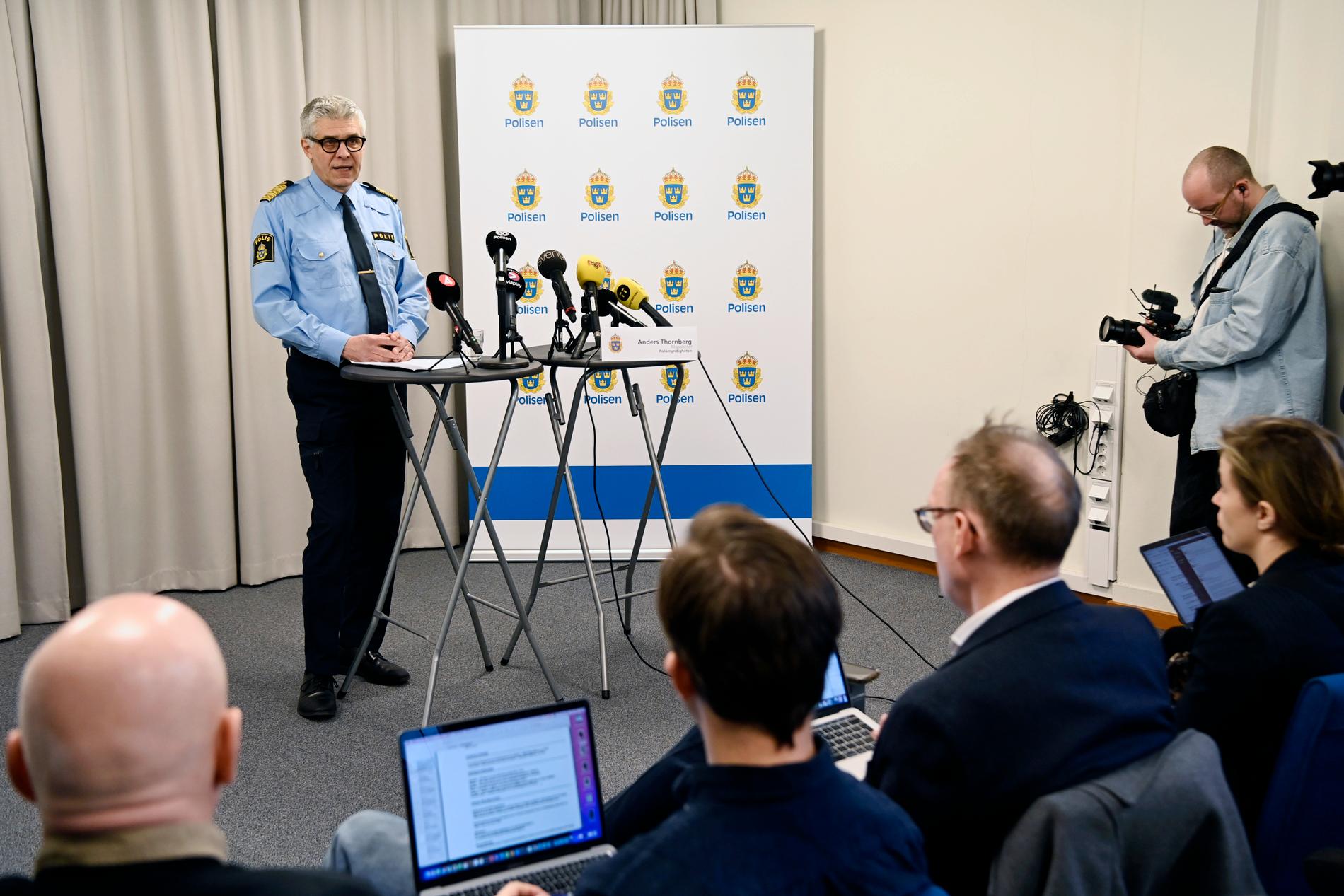 Rikspolischef Anders Thornberg tänker hålla ett ”arbetsrättsligt” samtal med den tidigare regionpolischefen Mats Löfving.