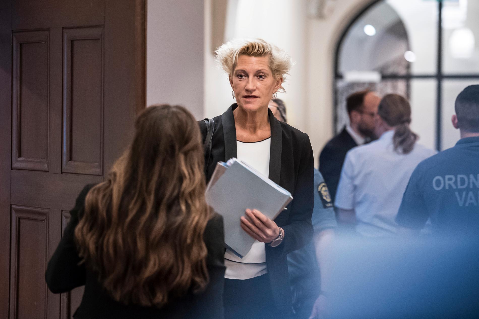 ”Tekniker är på plats och går igenom salongen”, säger Christina Voigt, kammaråklagare vid City åklagarkammare i Stockholm.