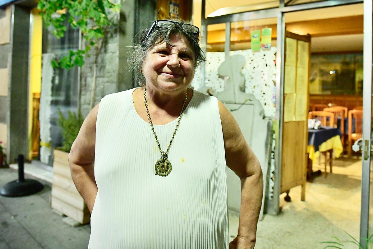 Ana Garcia, 65, har drivit en restaurang mittemot Moussas hem i 45 år.