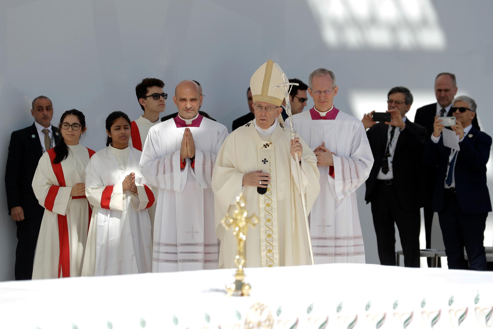 Mässan är den första någonsin att hållas av en påve i Förenade arabemiraten.