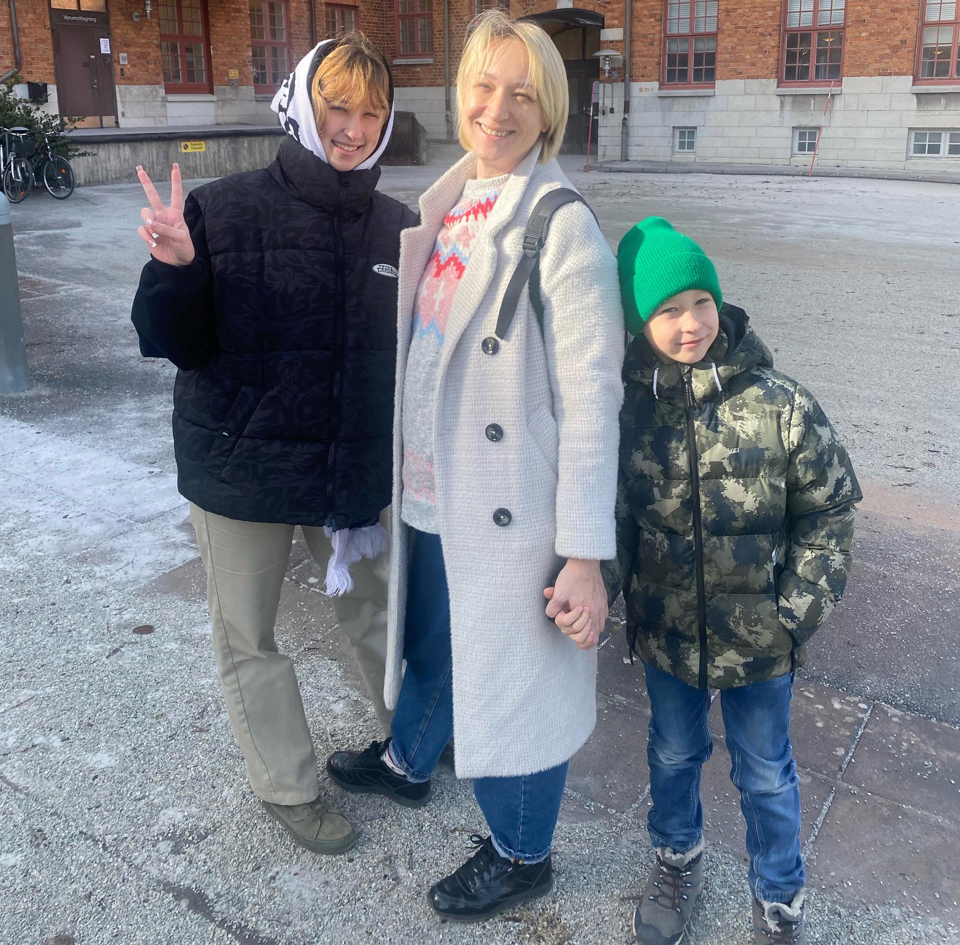 Lia Boysen och sambon Per Broman har öppnat sitt hem för en ukrainsk mamma med en 17-årig dotter och en 8-årig son.