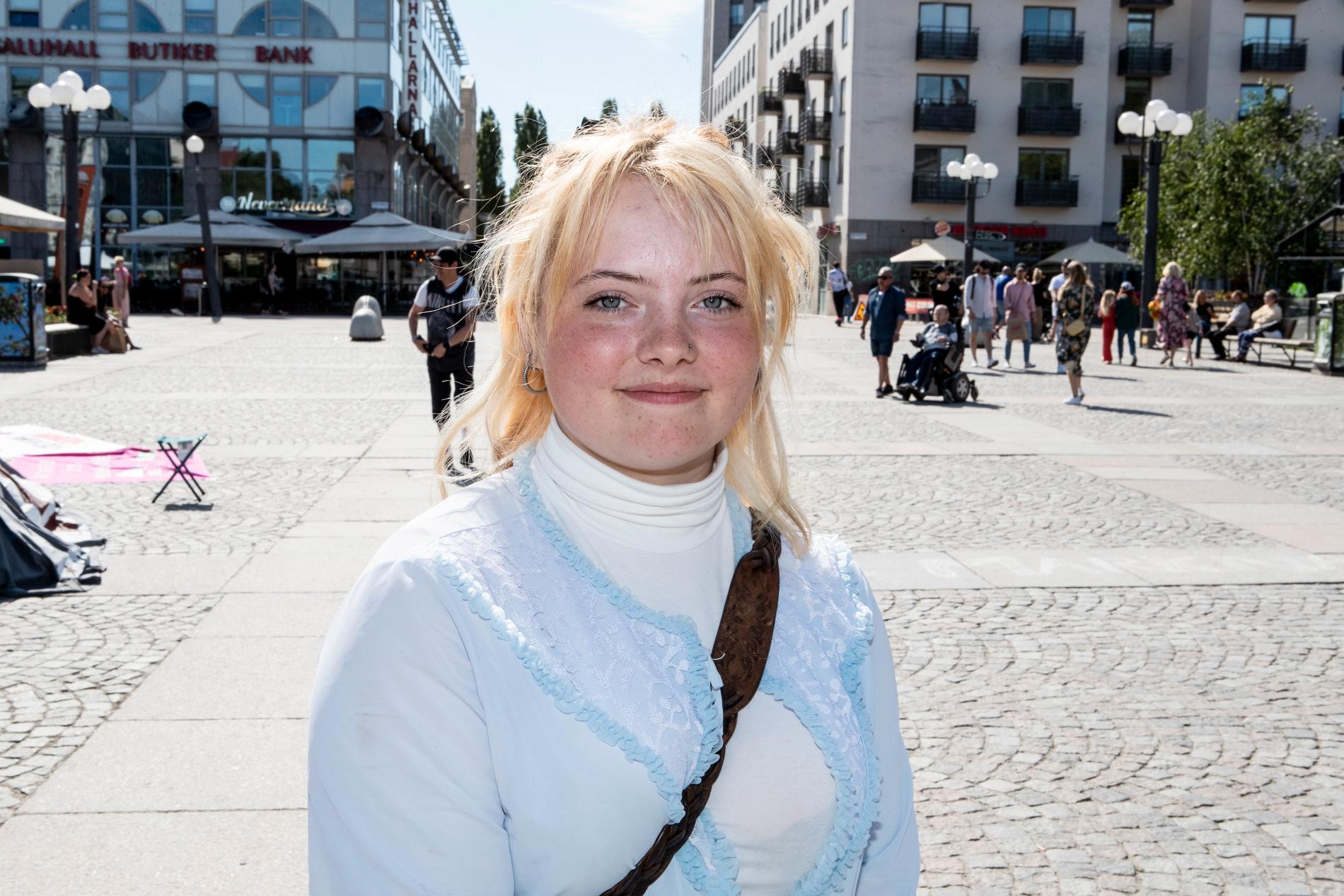Emma Karlsson, 20 år, Stockholm.