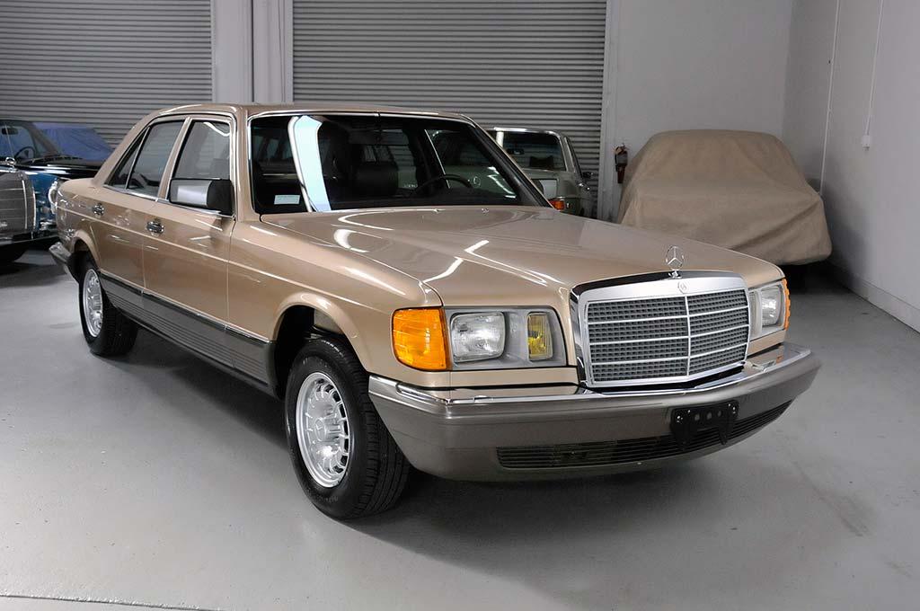 Mercedes-klassikern 300 SD från 1982 säljs ut på auktion på Ebay.