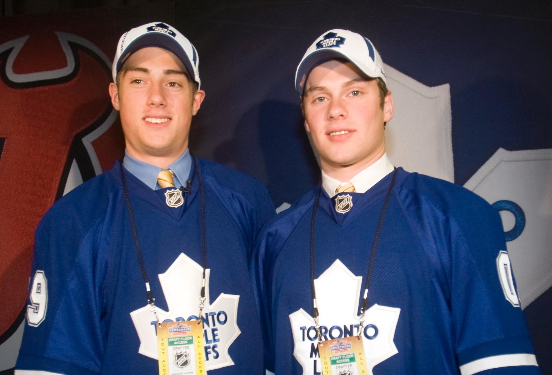 Jesse Blacker (t.v.) draftades av Toronto Maple Leafs 2009.