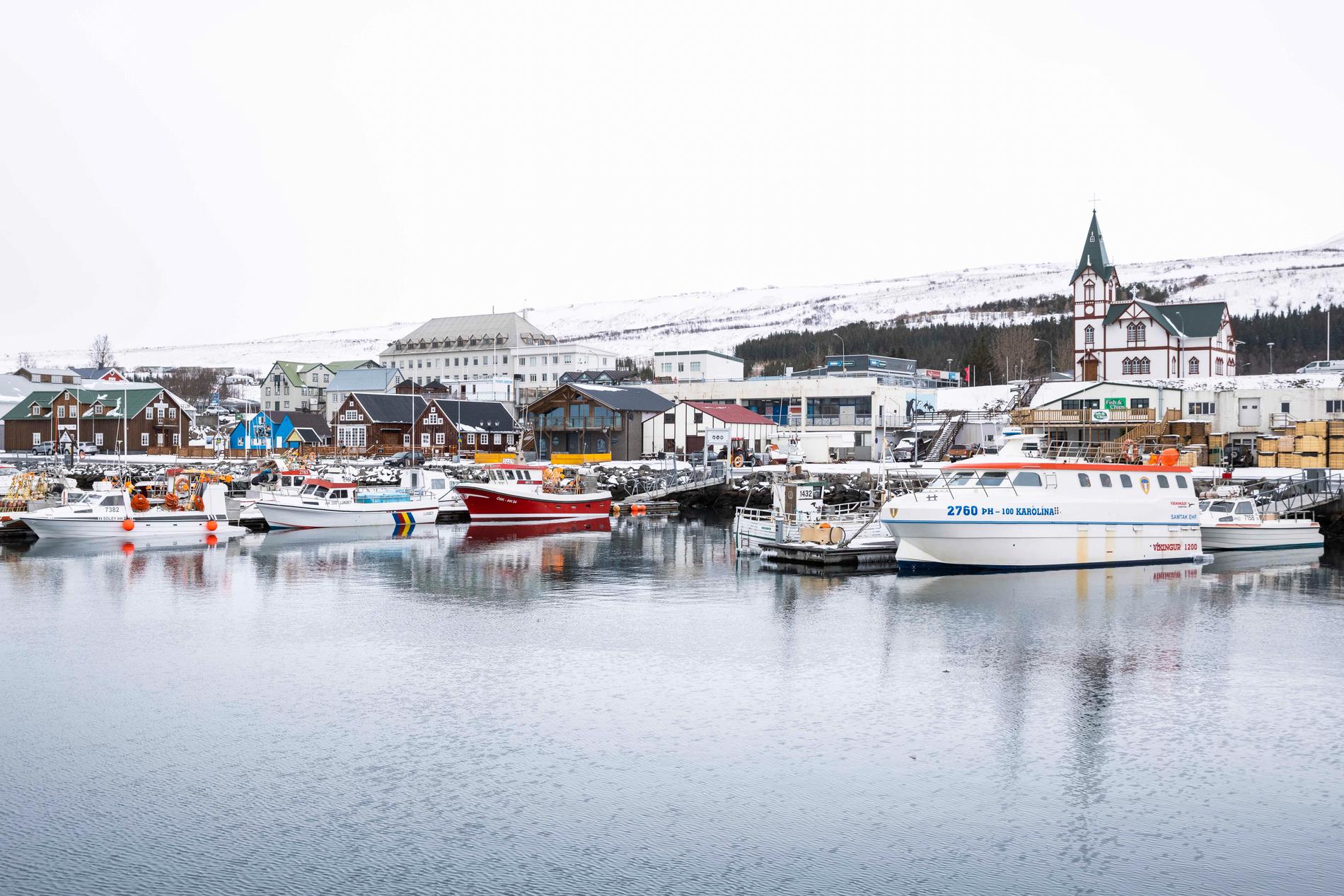 Hamnen i Húsavík på Island.
