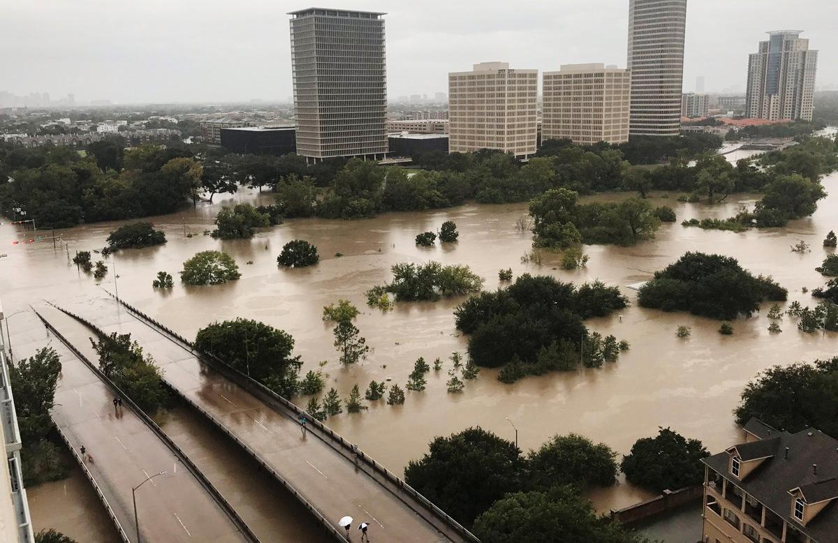 Stora översvämmningar har drabbat Houston. 