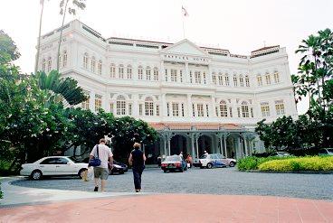 Singaporeturistens måste - lyxhotellet Raffles.
