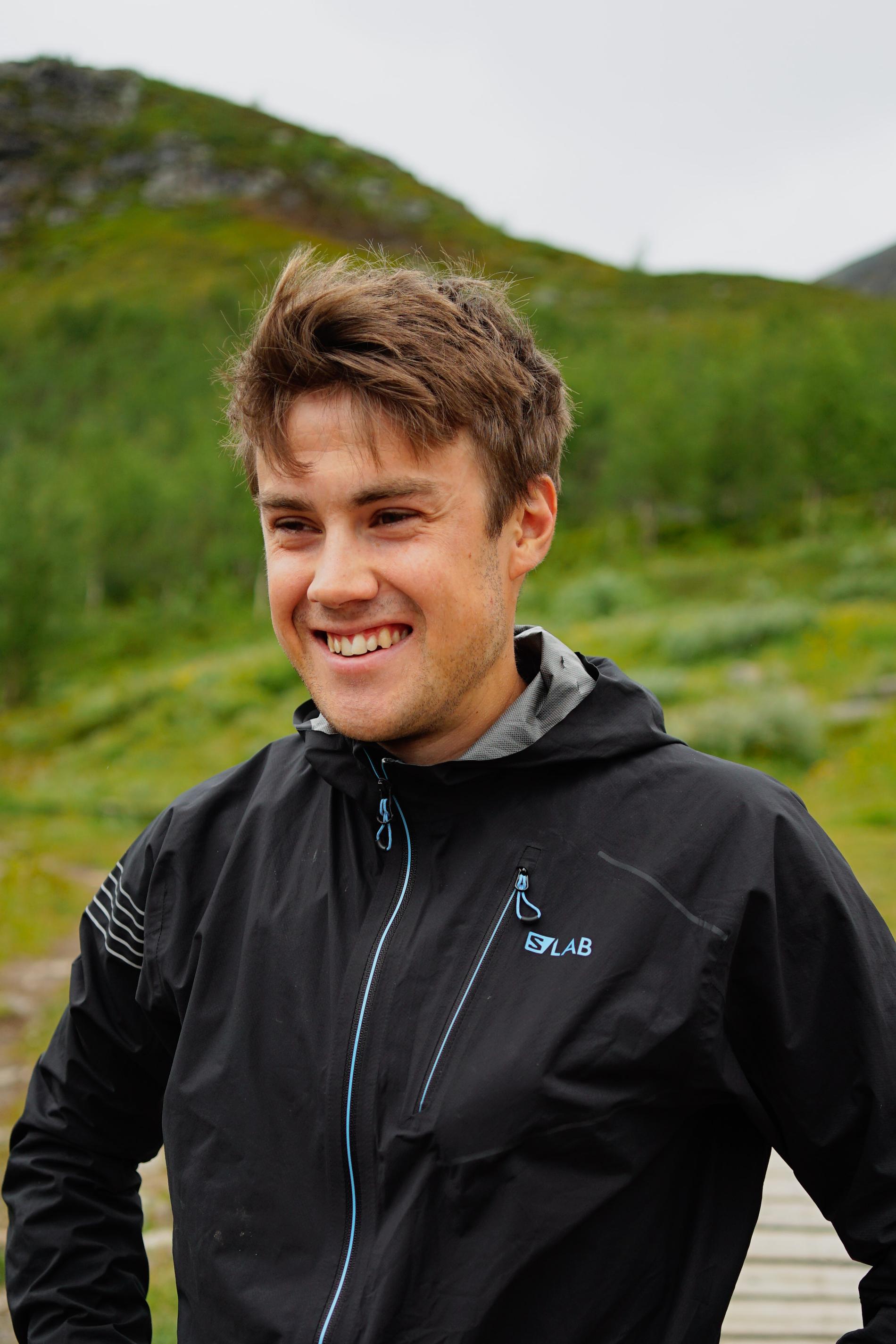 Petter Engdahl tävlar i både längdskidor och skyrunning.