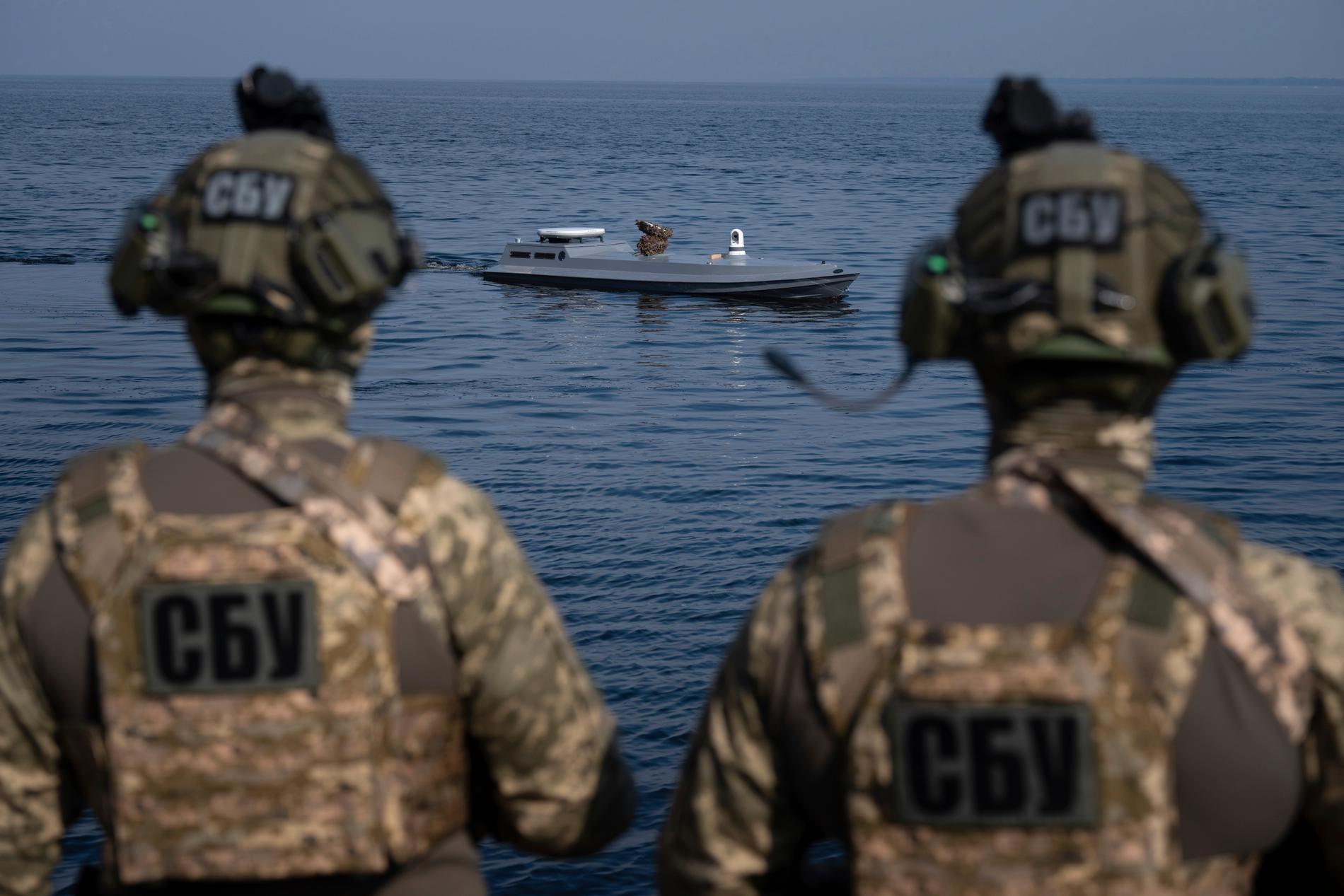 Ett av den ukrainska arméns nya vapen, havsdrönaren ”Avdiivka”  visas upp under en presentation i Kiev i början av mars. 
