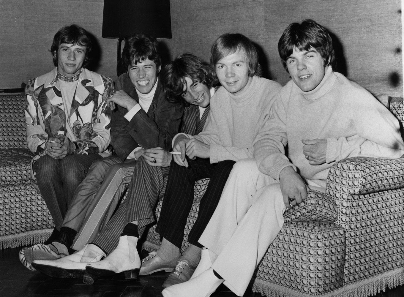 The Bee Gees i början av 60-talet. Maurice Gibb, Barry Gibb, Robin Gibb, Colin Petersen & Vince Melouney.