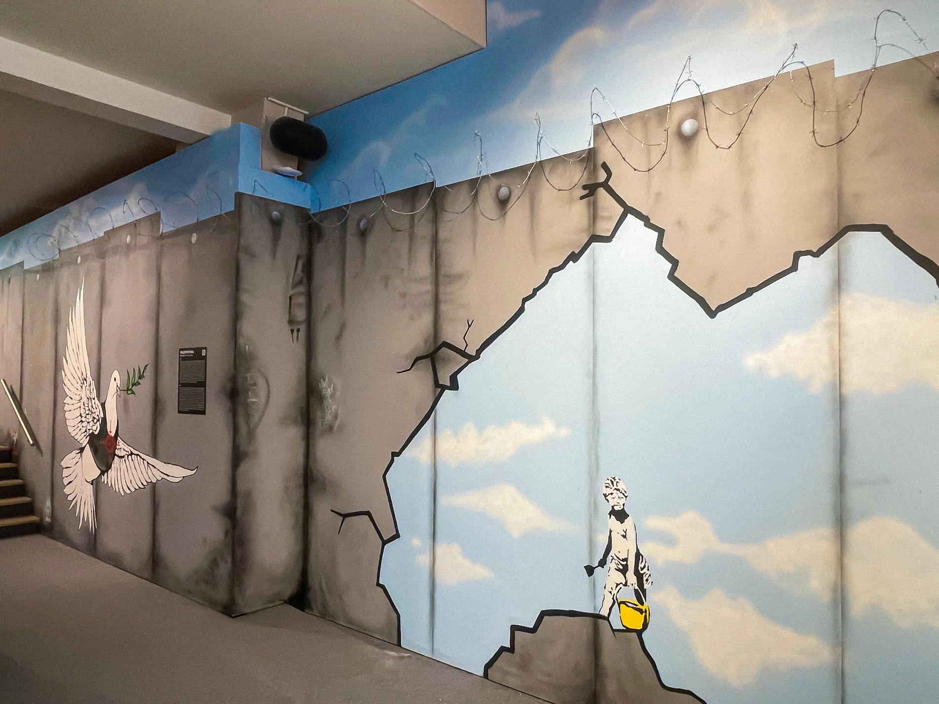 ”The mystery of Banksy – A genius mind” visas just nu på Stadsgårdsterminalen i Stockholm. 