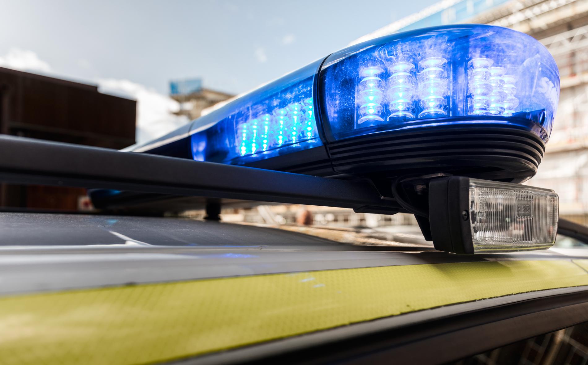Polisen slog till mot de två bostäderna i stadsdelen Gottsunda i mellandagarna förra året. Förutom narkotika hittades även en pistol och en granat. Arkivbild.