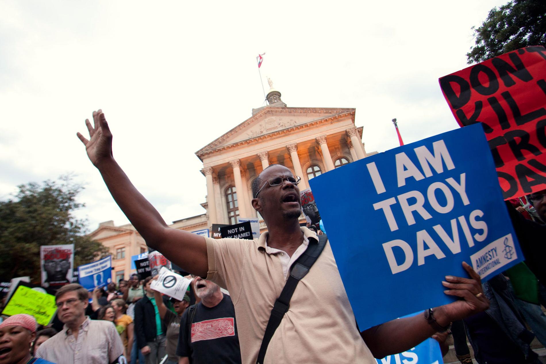 Kampanjen I Am Troy startades av medborgarrättsrörelsen NAACP, med syfte att rädda Troy Davis liv.