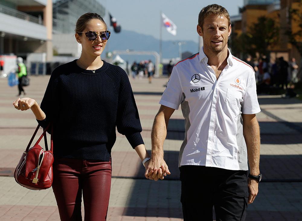 Jessica Michibata och Jenson Button under Koreas GP