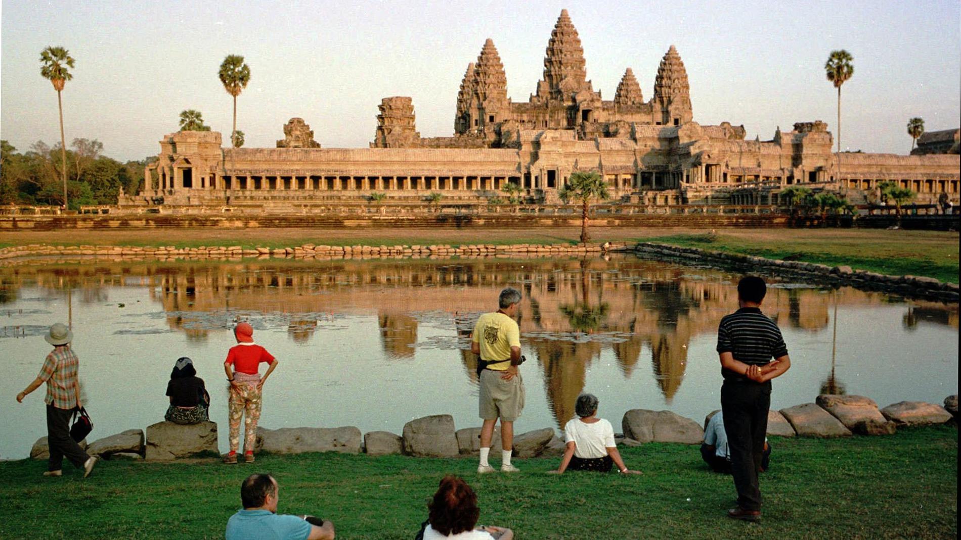 Angkor Wat badar i morgonsolen.