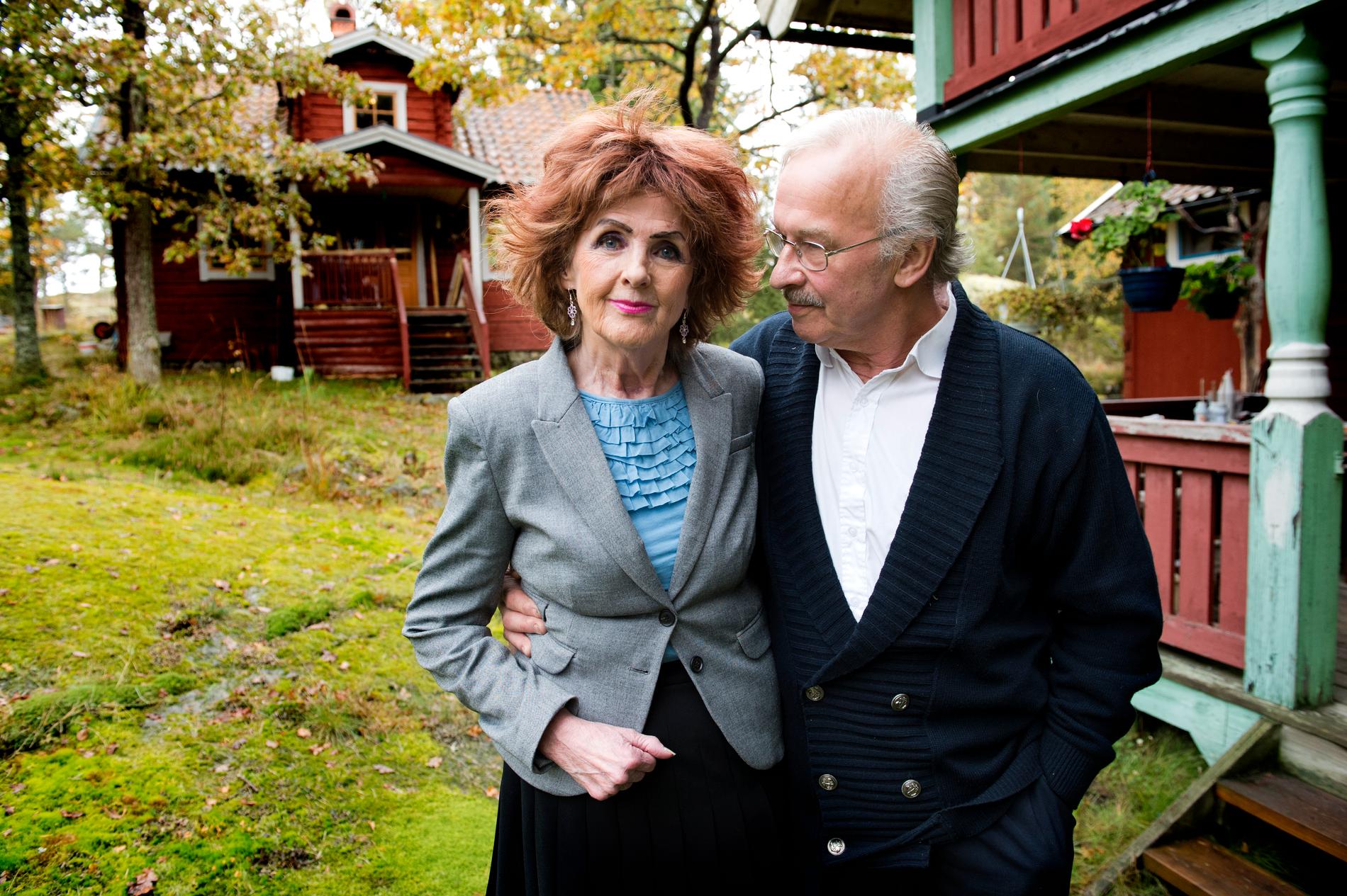Elisabet Höglund och maken Bosse Karlsson i sitt hem 2012.