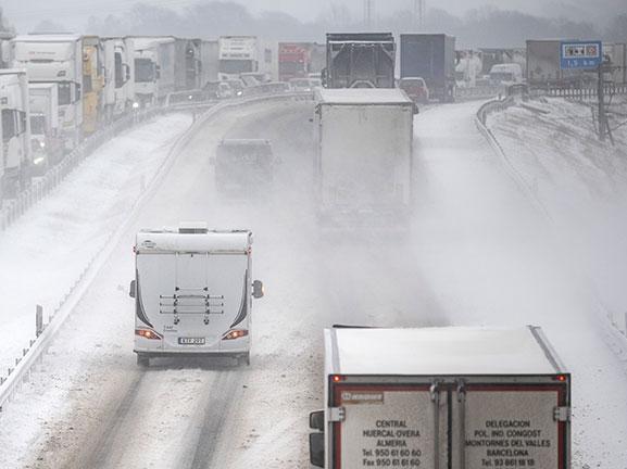 Ovädret rör sig upp genom landet – SMHI utökar varningar