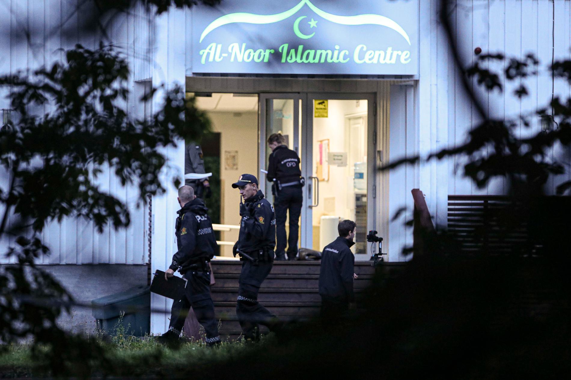 Moskén Al-Noor Islamic Centre i Bæreum, Norge där misstänkte terroristen Philip Manshaus tog sig in.