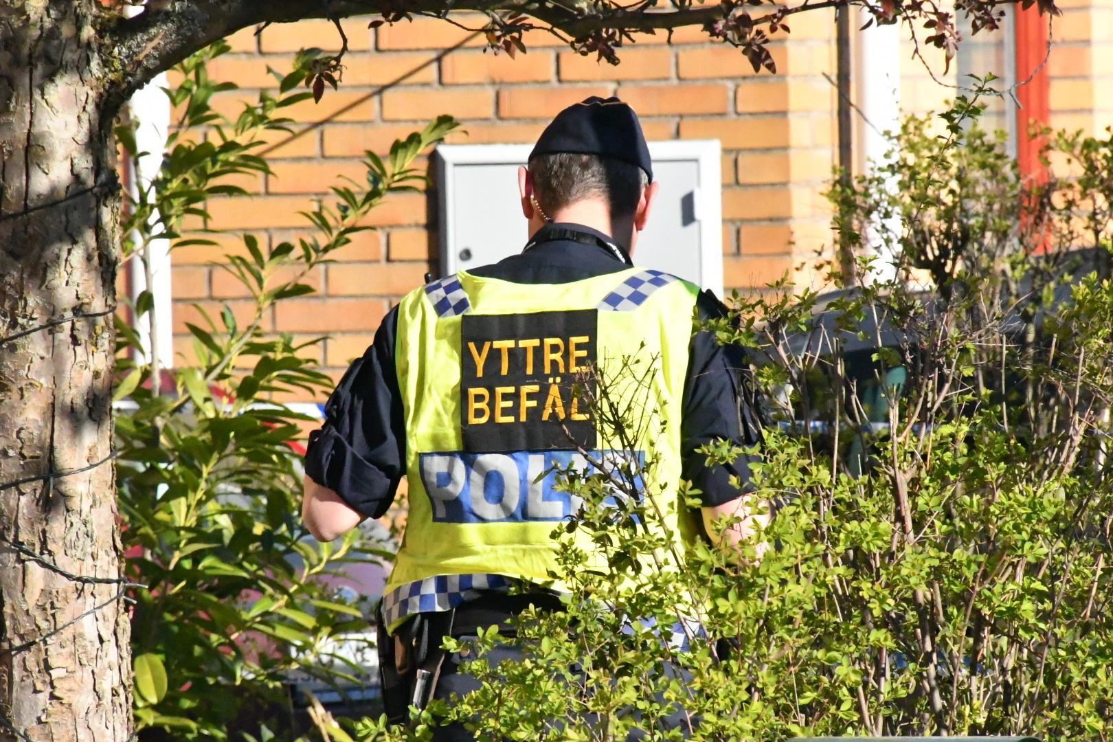 Polisen har spärrat av ett hus i ett villakvarter i Lund. Utreder grovt brott.