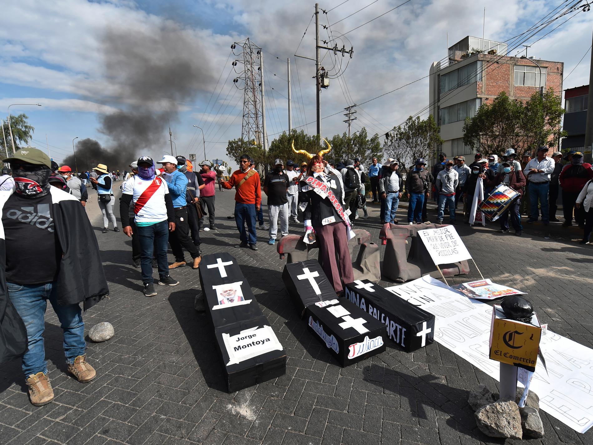 Krav på presidentavgång flyttar till Lima