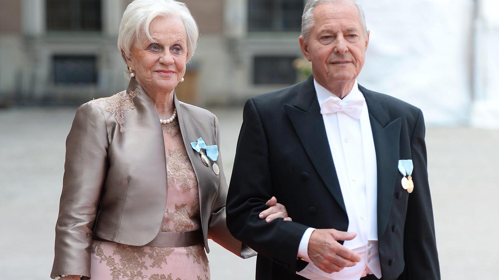 Ralf de Toledo Sommerlath med sin fru Charlotte de Toledo Sommerlath. I höst fyller Ralf 90 år. Först nu känner han att han kan berätta sanningen om familjens flykt.