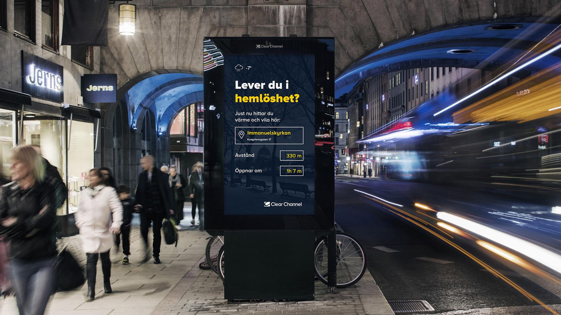 Reklamen på de digitala skyltarna i Stockholm ska bytas mot information för hemlösa när temperaturen sjunker under sju minusgrader i vinter.