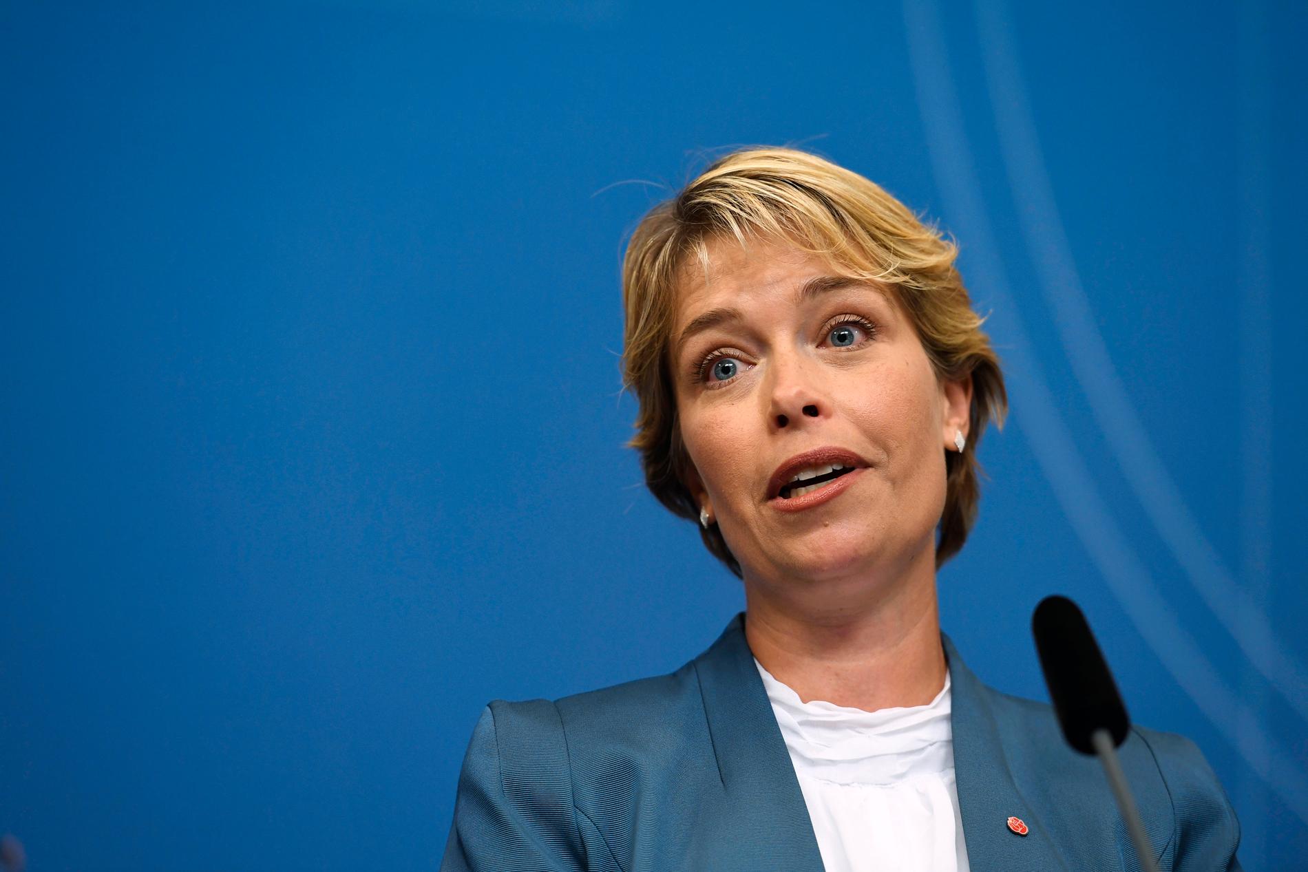 Socialminister Annika Strandhäll (S) aviserar 225 000 kronor vardera till personer som tvingades sterilisera i samband med att de bytte juridiskt kön. Arkivbild.